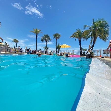 Page Terrace Beachfront Hotel 圣徒皮特海滩 外观 照片