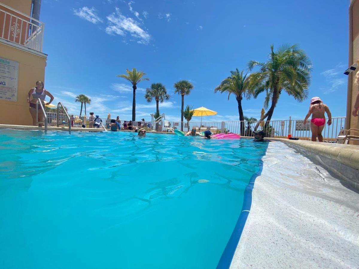 Page Terrace Beachfront Hotel 圣徒皮特海滩 外观 照片