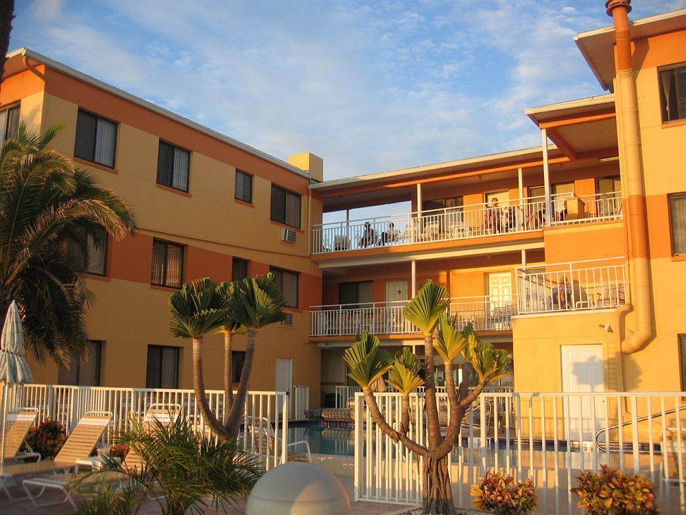 Page Terrace Beachfront Hotel 圣徒皮特海滩 外观 照片