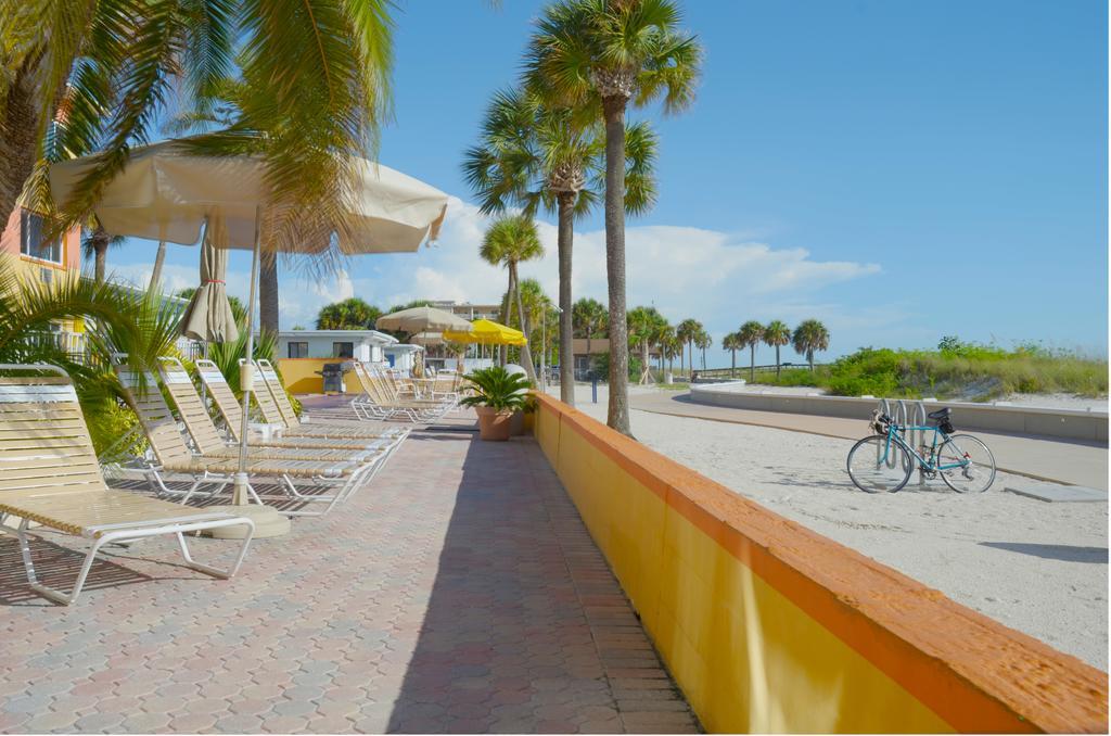 Page Terrace Beachfront Hotel 圣徒皮特海滩 外观 照片